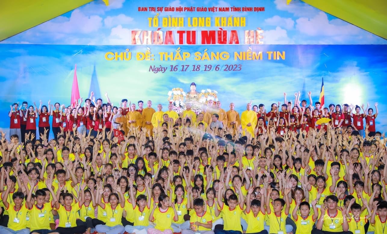 Ngày thứ Hai khóa tu Mùa hè “Thắp Sáng Niềm Tin”